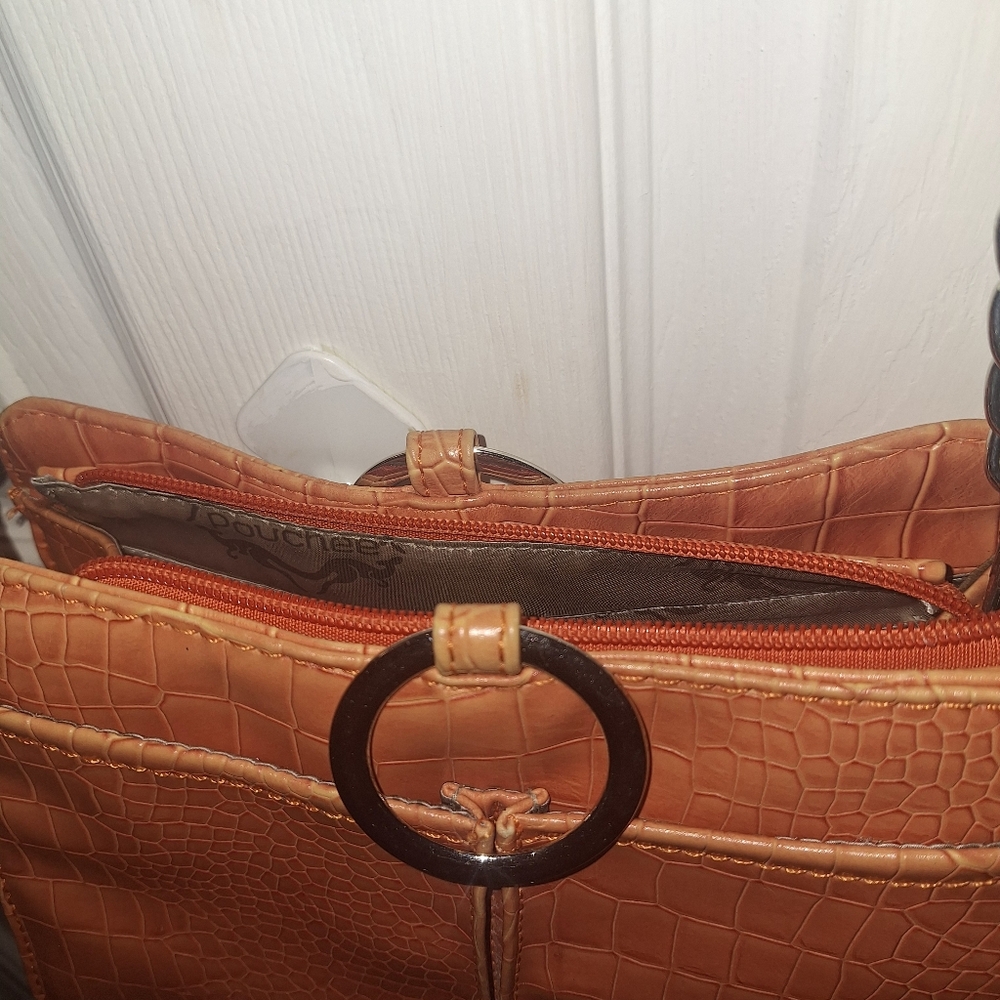 Chic Croc-Embossed Tan Crossbody Poochee Bag** - Picture 10 of 12